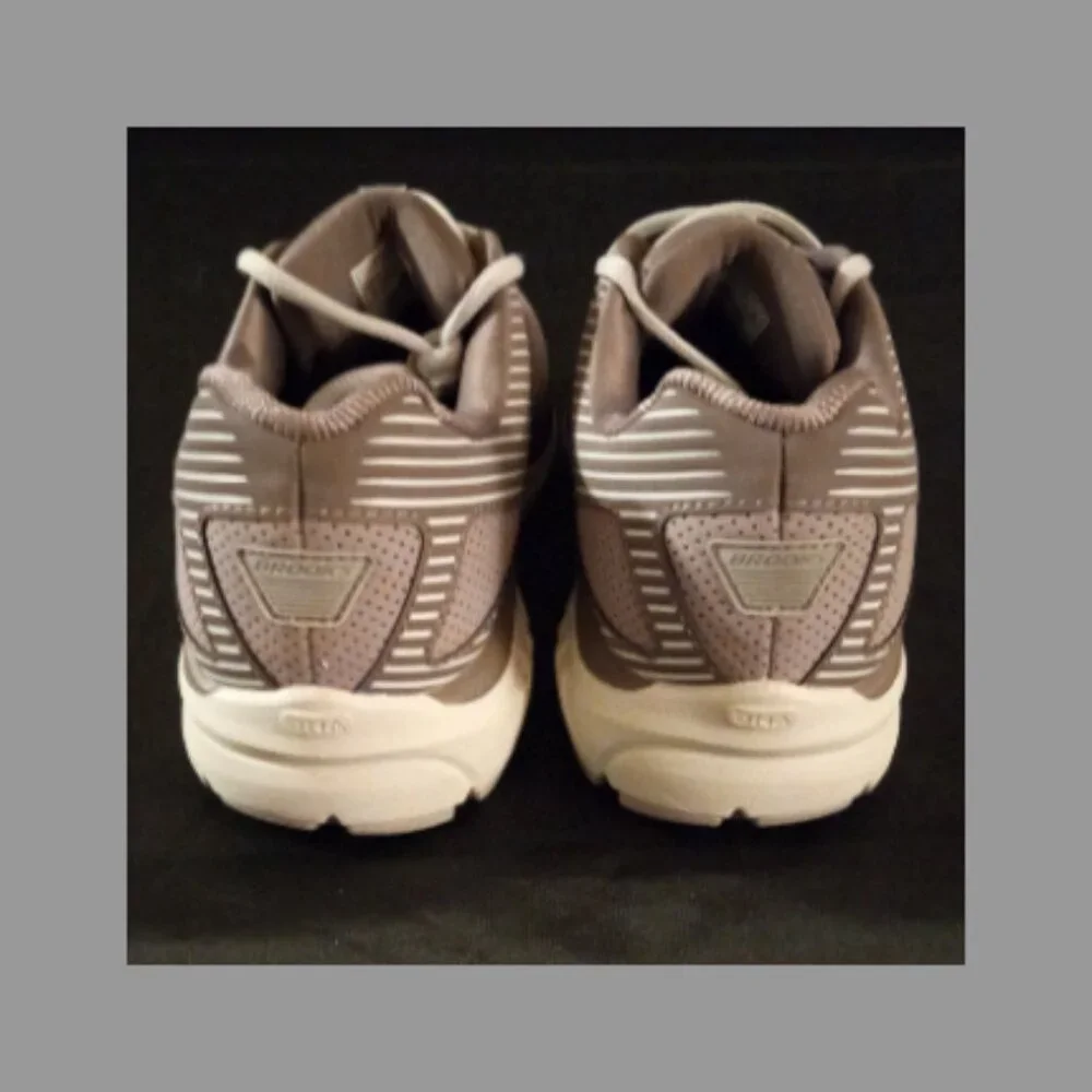 BROOKS Addiction Walker Suede Shoes - Picture 9 of 10